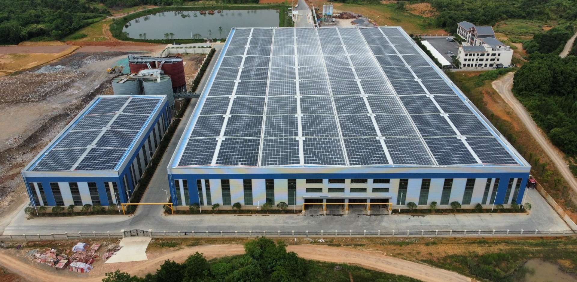 1920-2022年4月，，安徽池州汇成物资4MW光伏发电BIPV项目，，年发电约400万度，，知足约40%用电需求.jpg